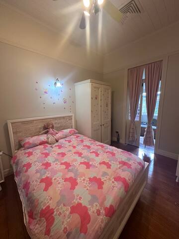 Beautiful family home, in the heart of ascot gallery image 5