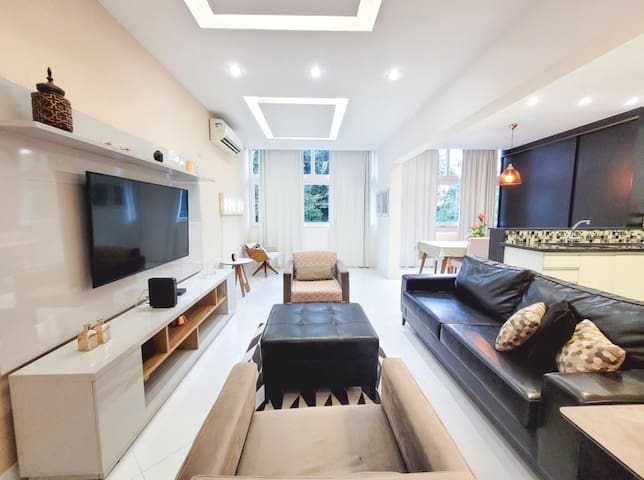 Copa 3 quartos, 2 suítes, 5m praia 08 hóspedes