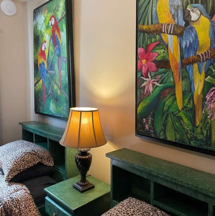 Tropical Bird Room/02 - Close to Beach in San Pedro