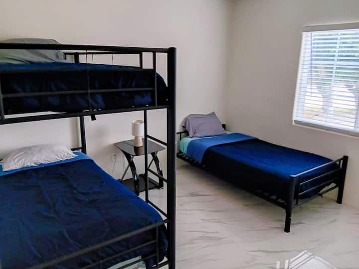 საძინებელი 1