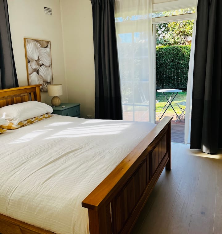 Dhoma kryesore e gjumit -Krevat mbretëror