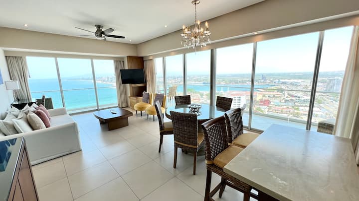 Icon Luxury Beach Front Condo - Puerto Vallarta