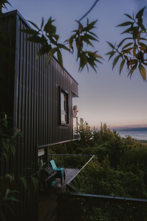 BlackHouse* Pucón, lake view and tinaja.