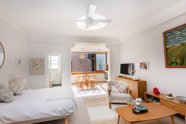 Light & Bright Studio In Potts Point - By Deb - 