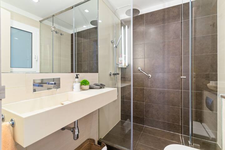 Spacious & Centric 3BR Arc de Triomf/AC/Wifi gallery image 5