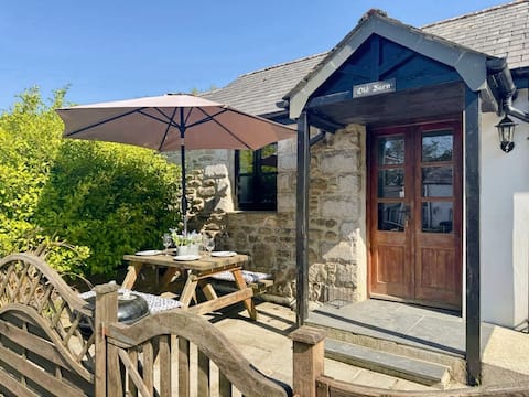 Old Barn Cottage at Hallagenna Cottages