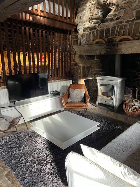 Fully renovated Creuse house/private hot tub