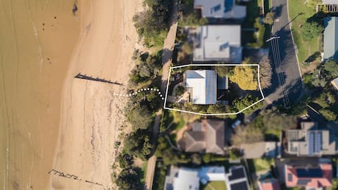 Beachfront Retreat Amazing 5 bedroom House