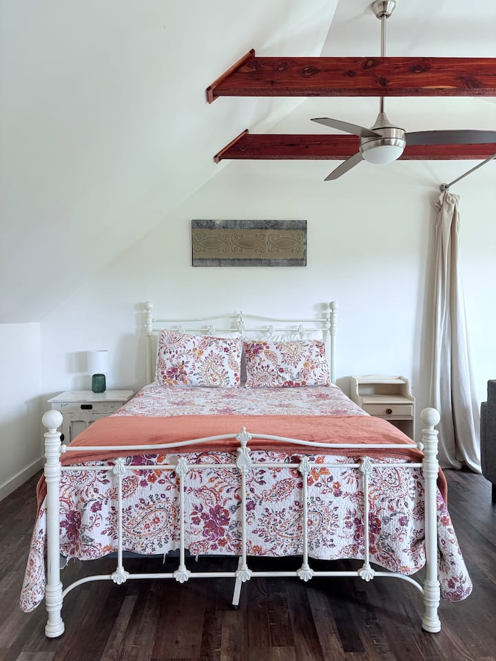 Ambienti i dhomës së gjumit