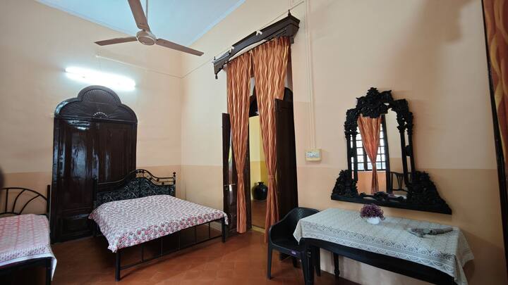 Bedroom 1 image 2
