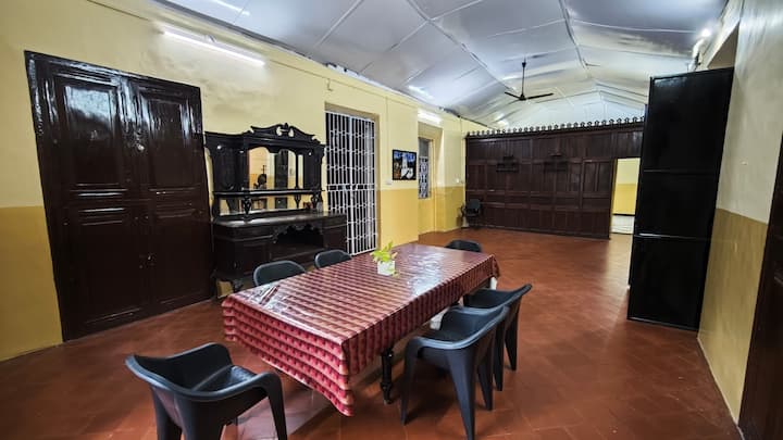 Dining area image 2