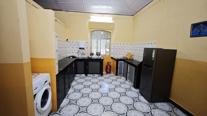 Full kitchen image 3
