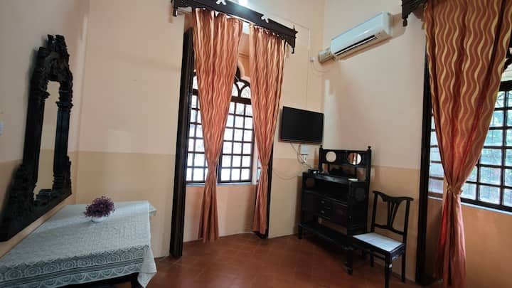 Bedroom 1 image 3