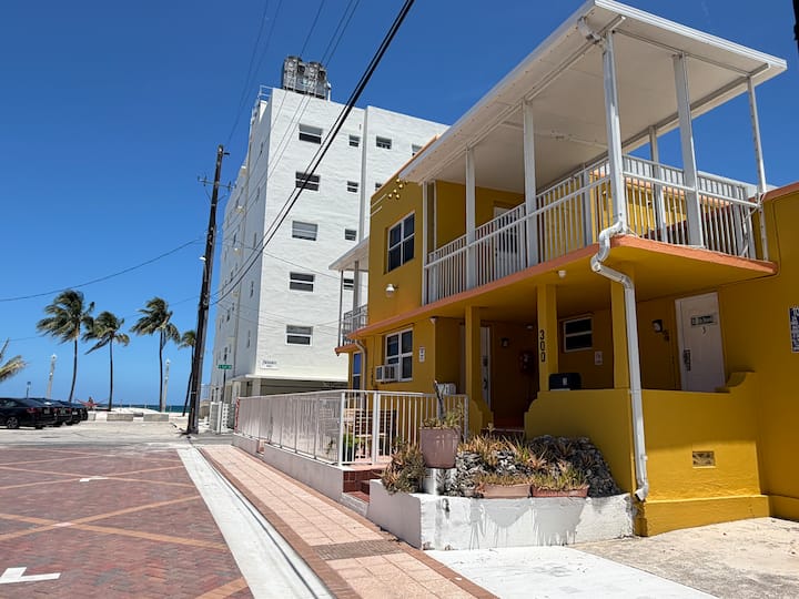 Beachfront Combo 2 X1 Brm/1ba/ Ocean View Patio/ Free Parking - Davie, FL