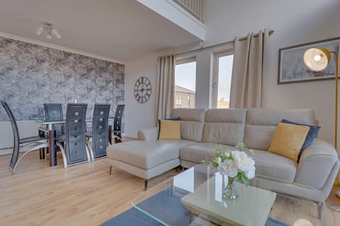 Successful Airbnb property: The OVO Hydro Penthouse With Free Parking in Finnieston & Anderston
