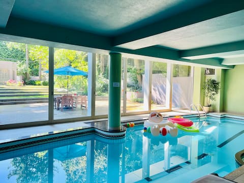 Central, luxury mansion, heated pool/spa/sauna