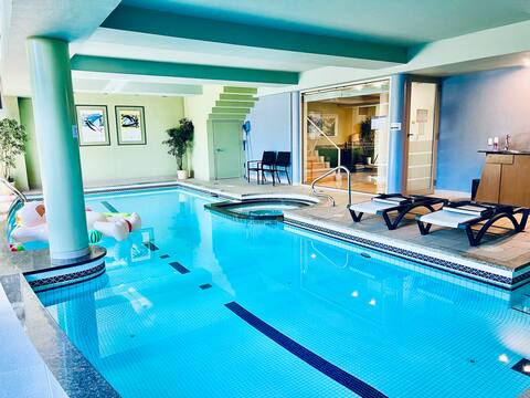 Central, luxury mansion, heated pool/spa/sauna