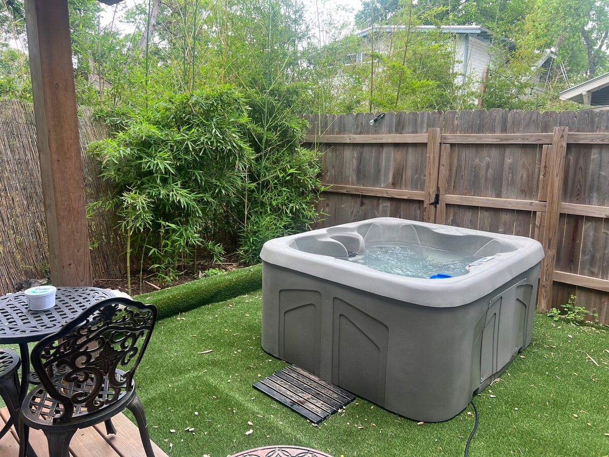 Tiny House, Big Personality w/ Hot Tub