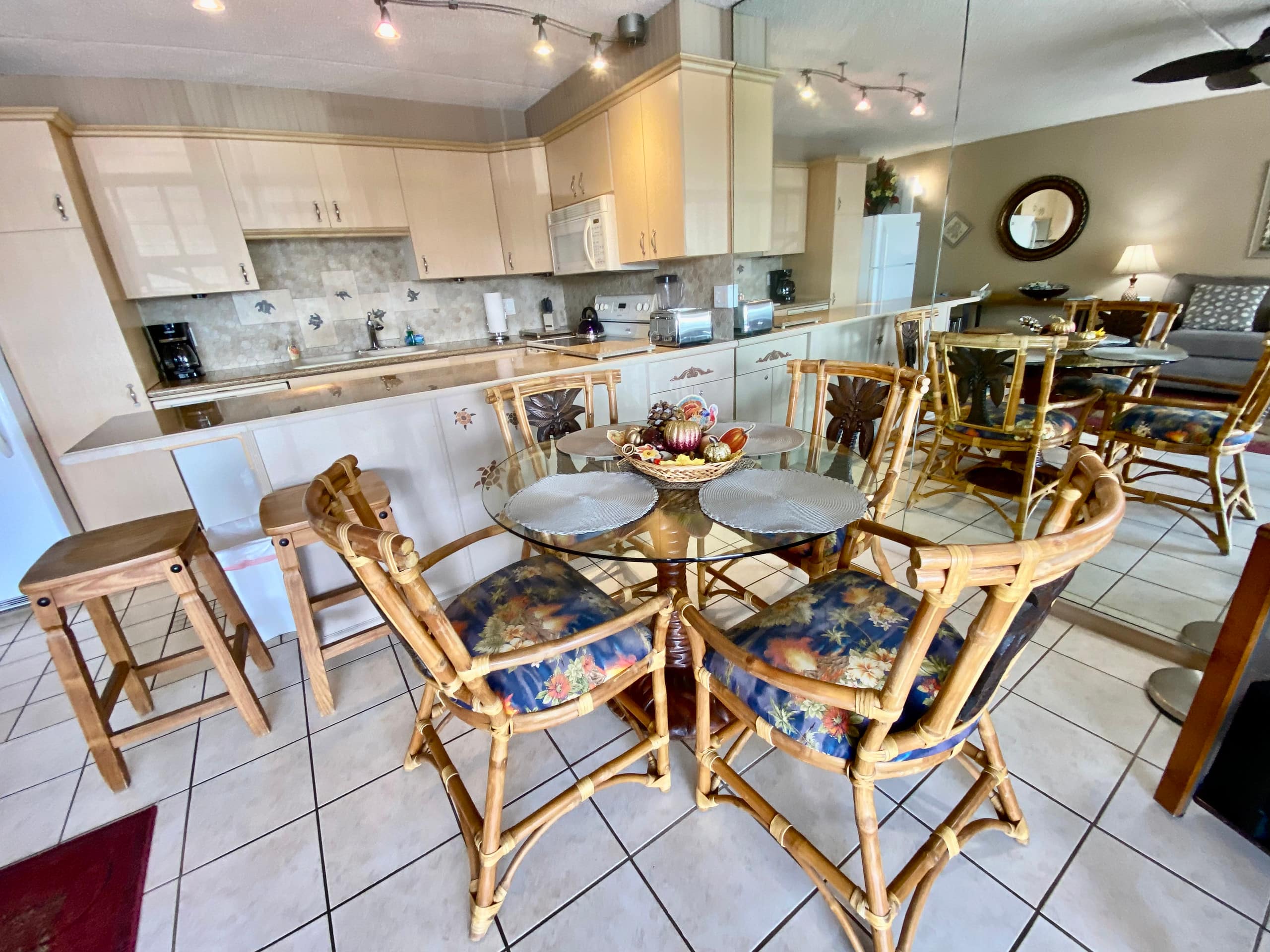 Condo in Kihei · ★4.88 · 1 bedroom · 3 beds · 1 private bath - Image 3