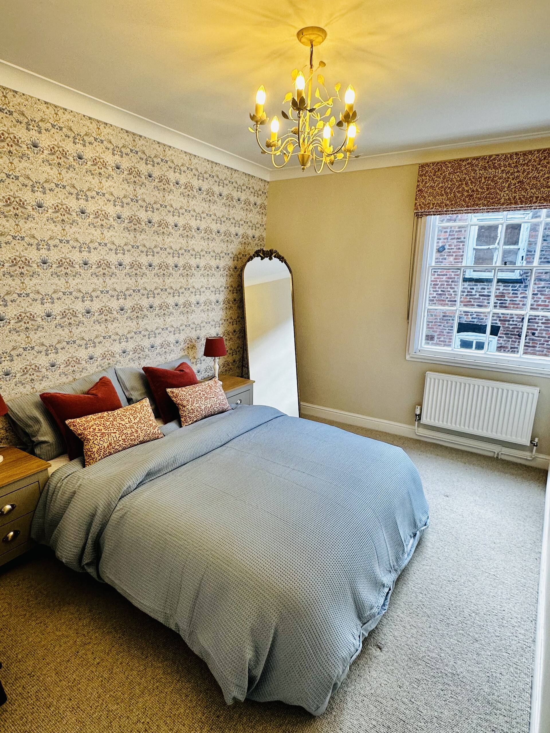 Stylish and spacious Apartment in the heart of Historic Market town of Beverley. — photo 3