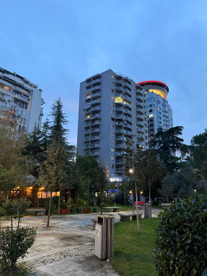 3.city Center Studio-boulevard View. - Tirana