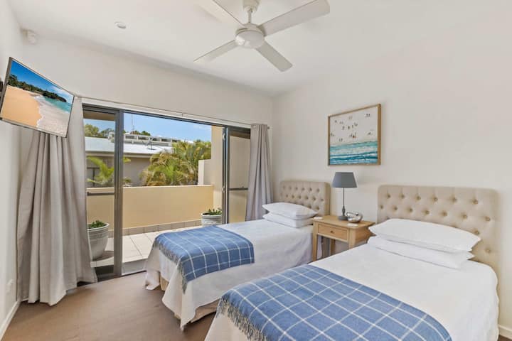 Twin bedroom ideal for children friends or additional guests