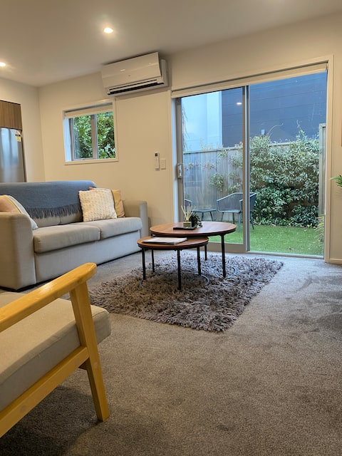 Top performing Airbnb: Near New Charming Central Apartment in Christchurch Centre