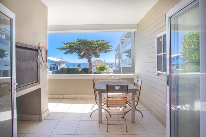 Seaforth Terraces Holiday Apartment gallery image 4