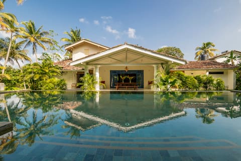 KARA HOUSE-Boutique Private Villa 100m from beach