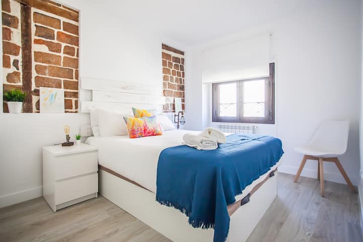 En Renovación. Plaza Mayor, Puerta Del Sol 10 Pax - Madrid