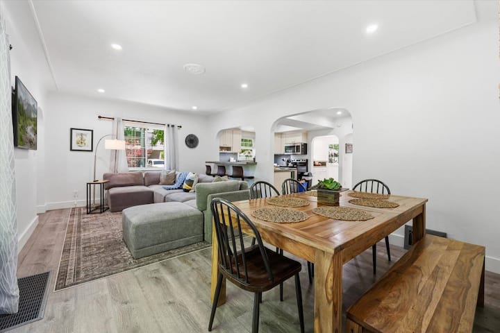 Your Family Wants To Stay Here! Walk To Hyde Park! - Boise, ID