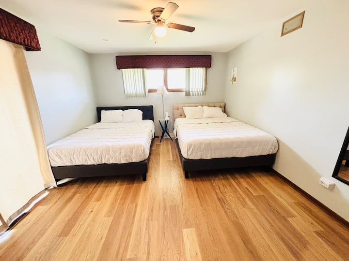 2 מיטות זוגיות