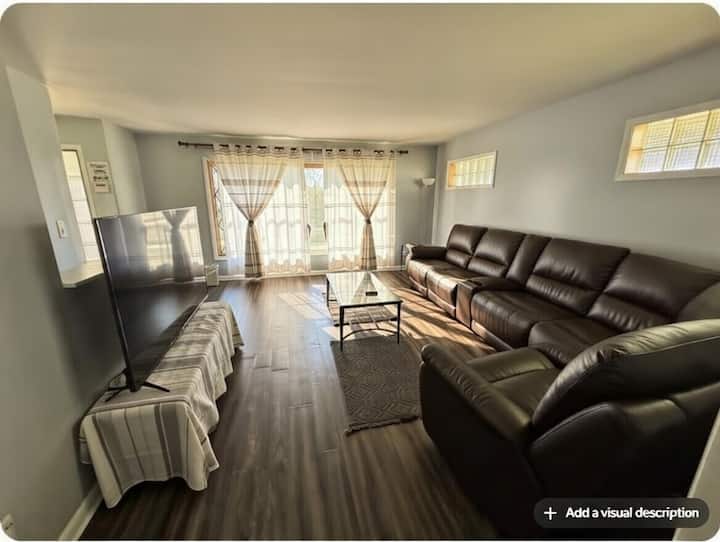 Sleeps 20+: 9 Bdrms 5 Bths Multiple Family Reunion - Waukegan, IL