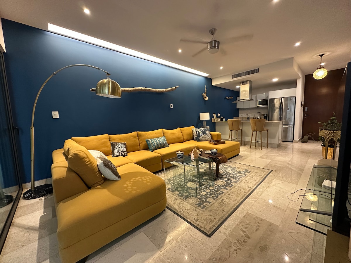 Successful Airbnb property: Luxury & Unique, One bedroom condo in Paraíso Del Carmen
