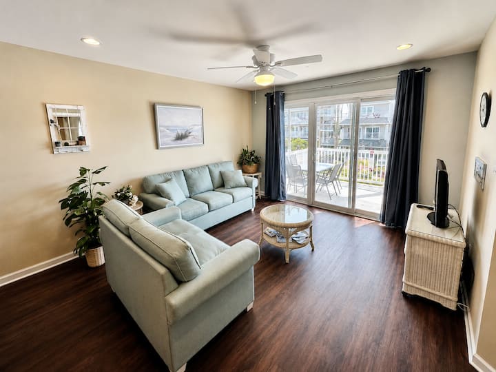 Coastal Paradise: 4br, 3ba | 2 Primary Bedrooms, Sleeps 13 - Wildwood, NJ