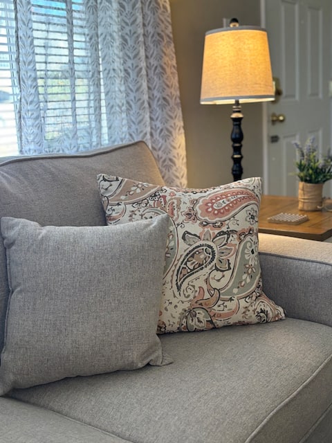 Cute and Cozy Farmhouse Chic