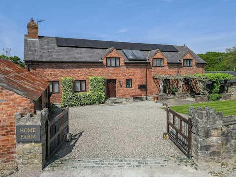 14 Berth Country House, Private Heated Indoor Pool
