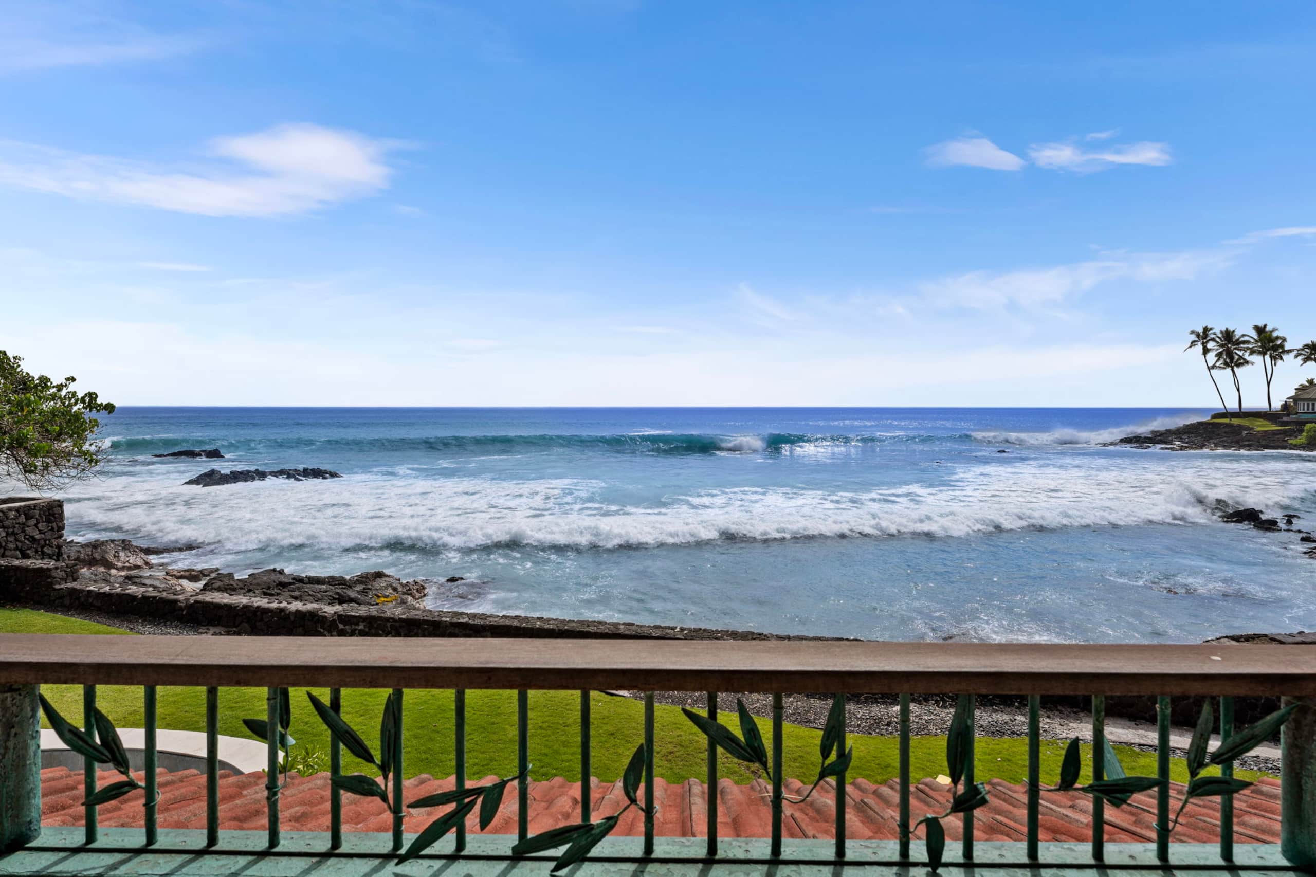 Home in Kailua-Kona · ★4.94 · 5 bedrooms · 11 beds · 6 baths - Image 21