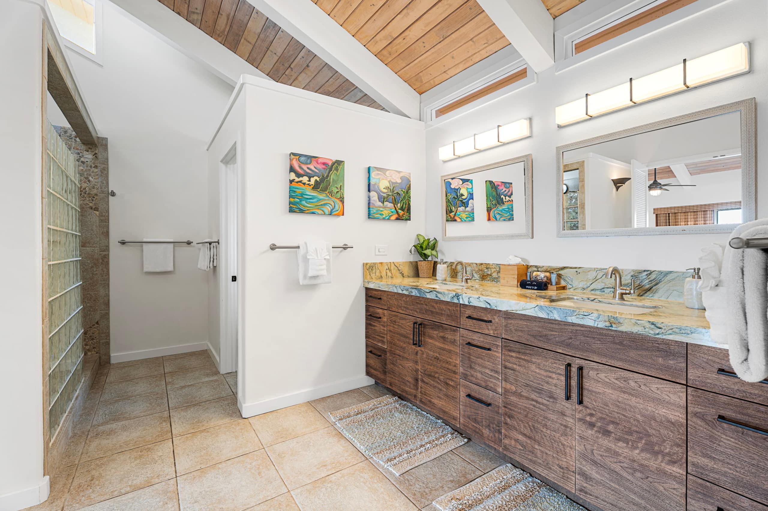 Home in Kailua-Kona · ★4.94 · 5 bedrooms · 11 beds · 6 baths - Image 23