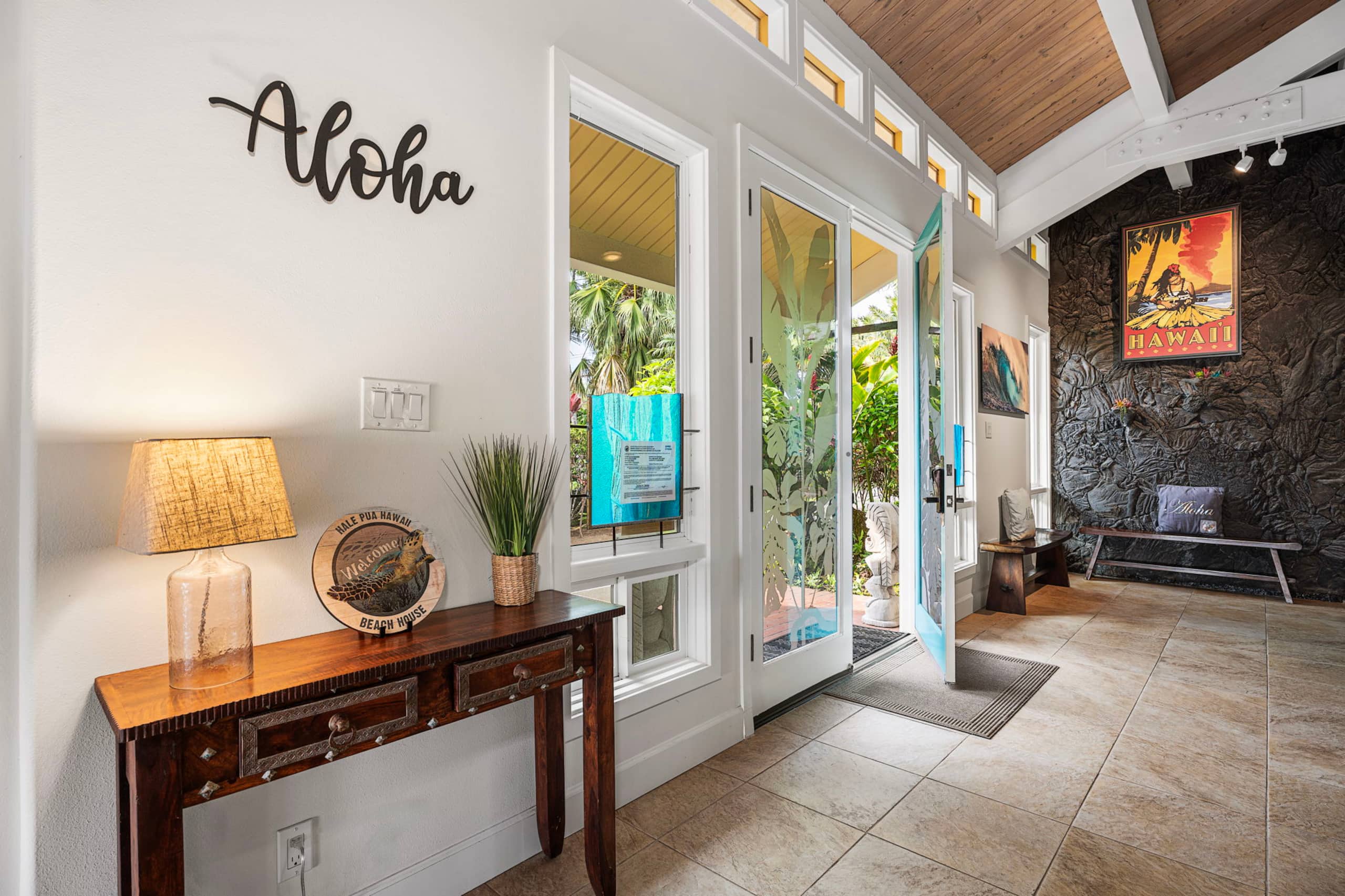 Home in Kailua-Kona · ★4.94 · 5 bedrooms · 11 beds · 6 baths - Image 13