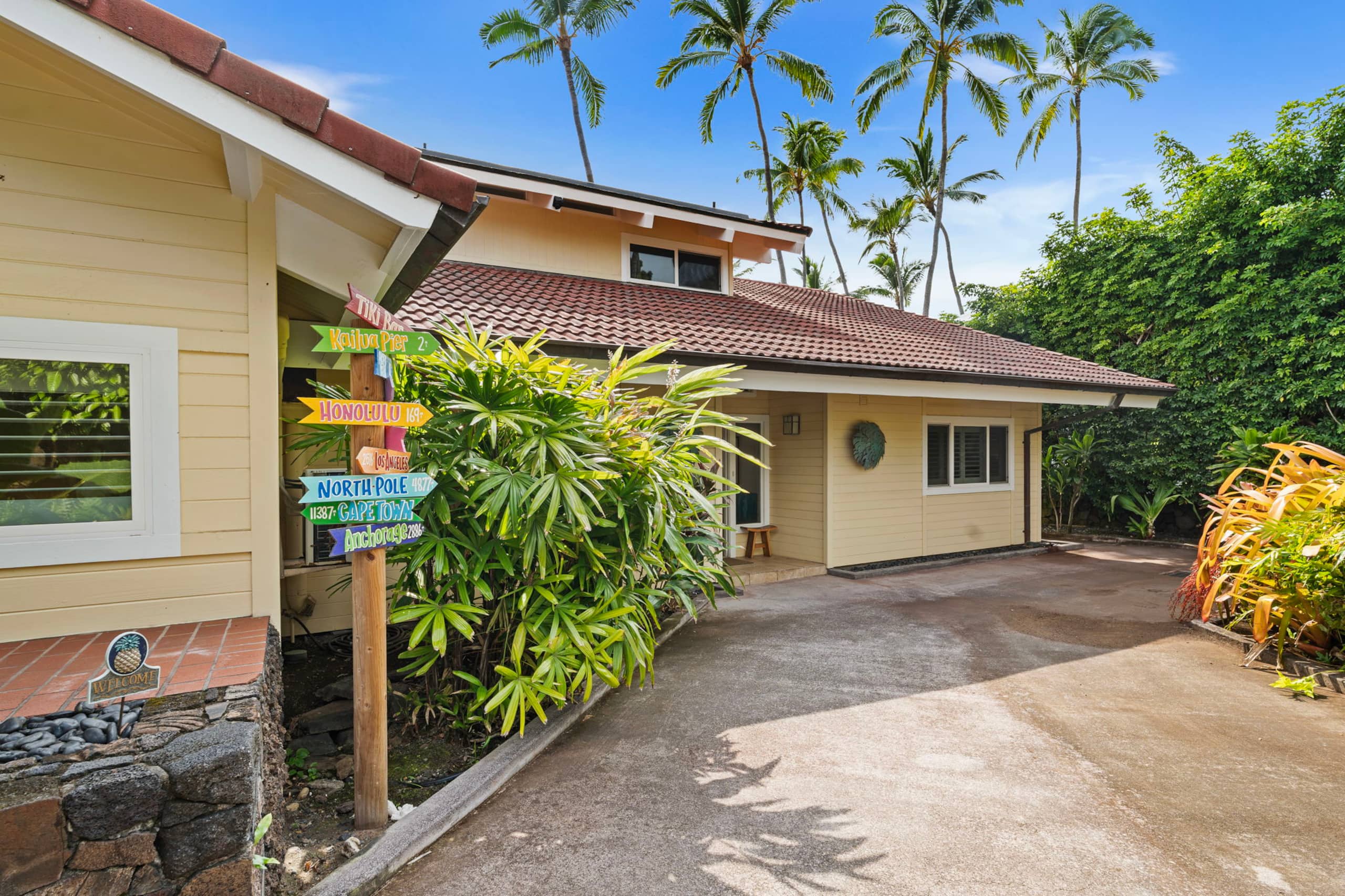 Home in Kailua-Kona · ★4.94 · 5 bedrooms · 11 beds · 6 baths - Image 64
