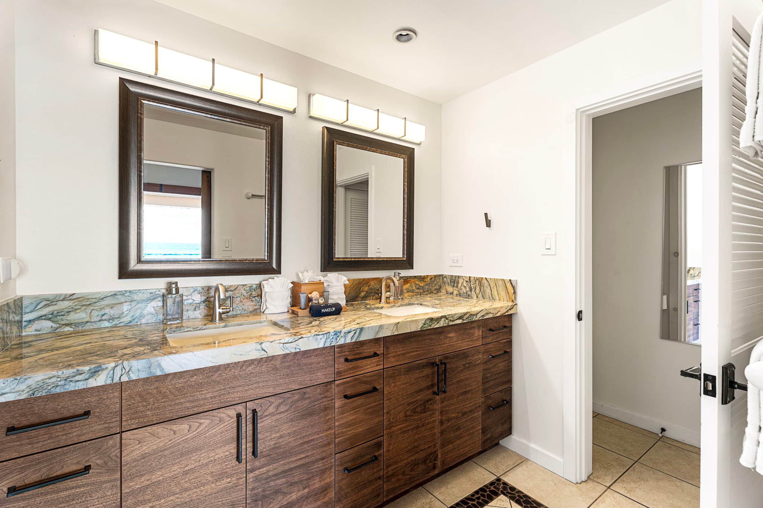 Home in Kailua-Kona · ★4.94 · 5 bedrooms · 11 beds · 6 baths - Image 44