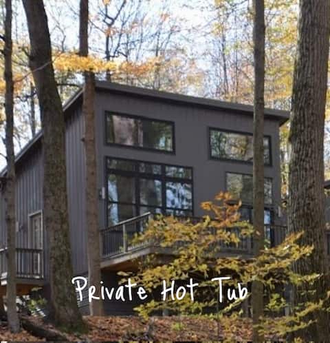 "THE STARS" Cabin with Private Hot Tub Deck