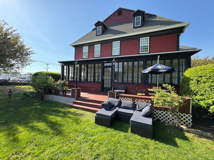 Perfect Wedding Hub: Ample Parking, Hotel Adjacent - Newport, RI