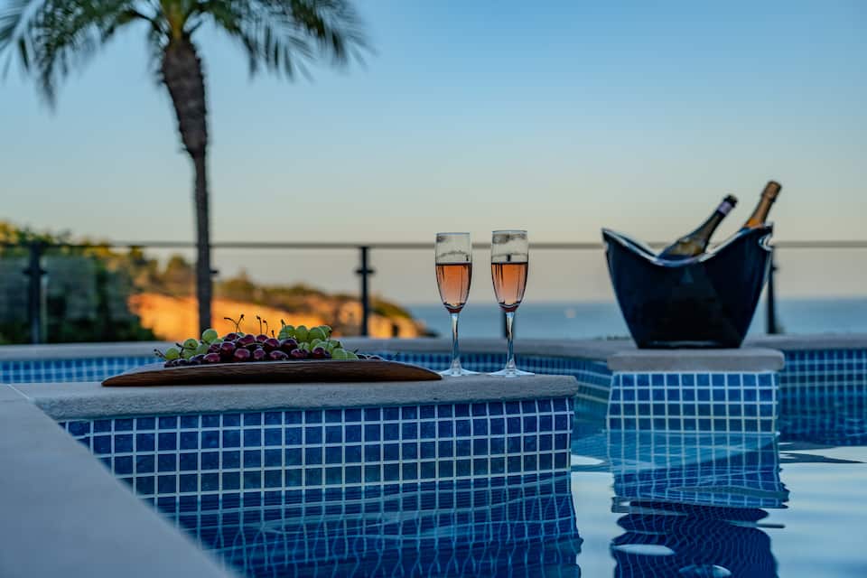 Casa Vida Mar, above the Benagil cliffs, Benagil, Algarve, Portugal, photo 5 of 10
