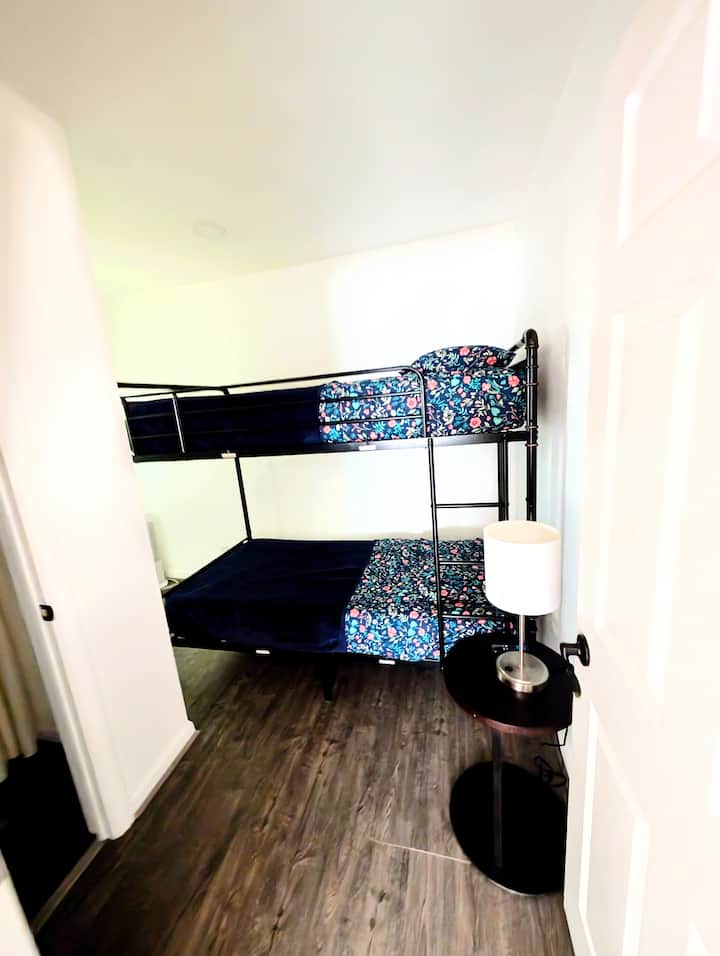 Third bedroom with bunkbeds and full bathroom!