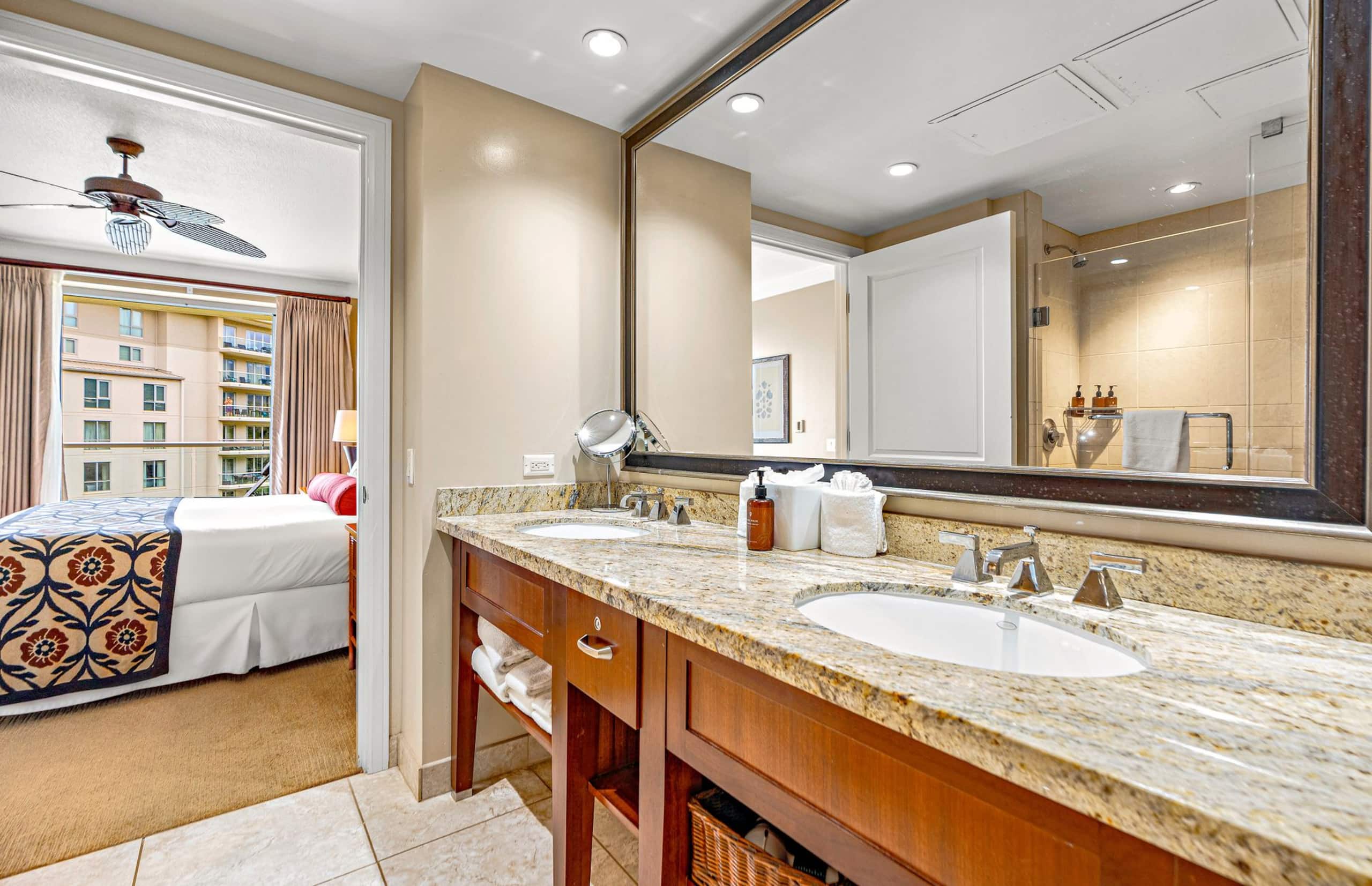 Condo in Lahaina · ★4.97 · 2 bedrooms · 2 beds · 2 baths - Image 22