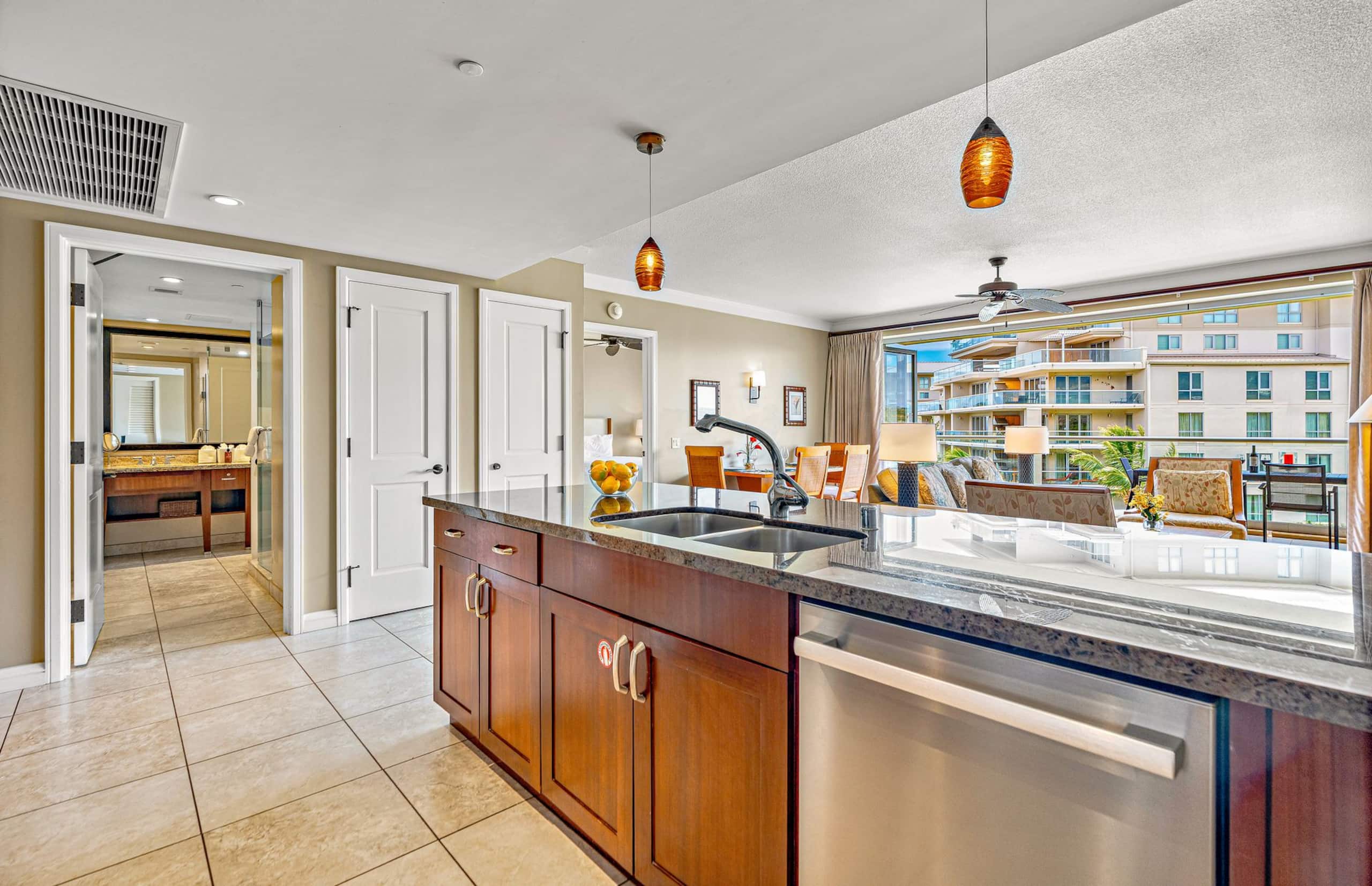 Condo in Lahaina · ★4.97 · 2 bedrooms · 2 beds · 2 baths - Image 9