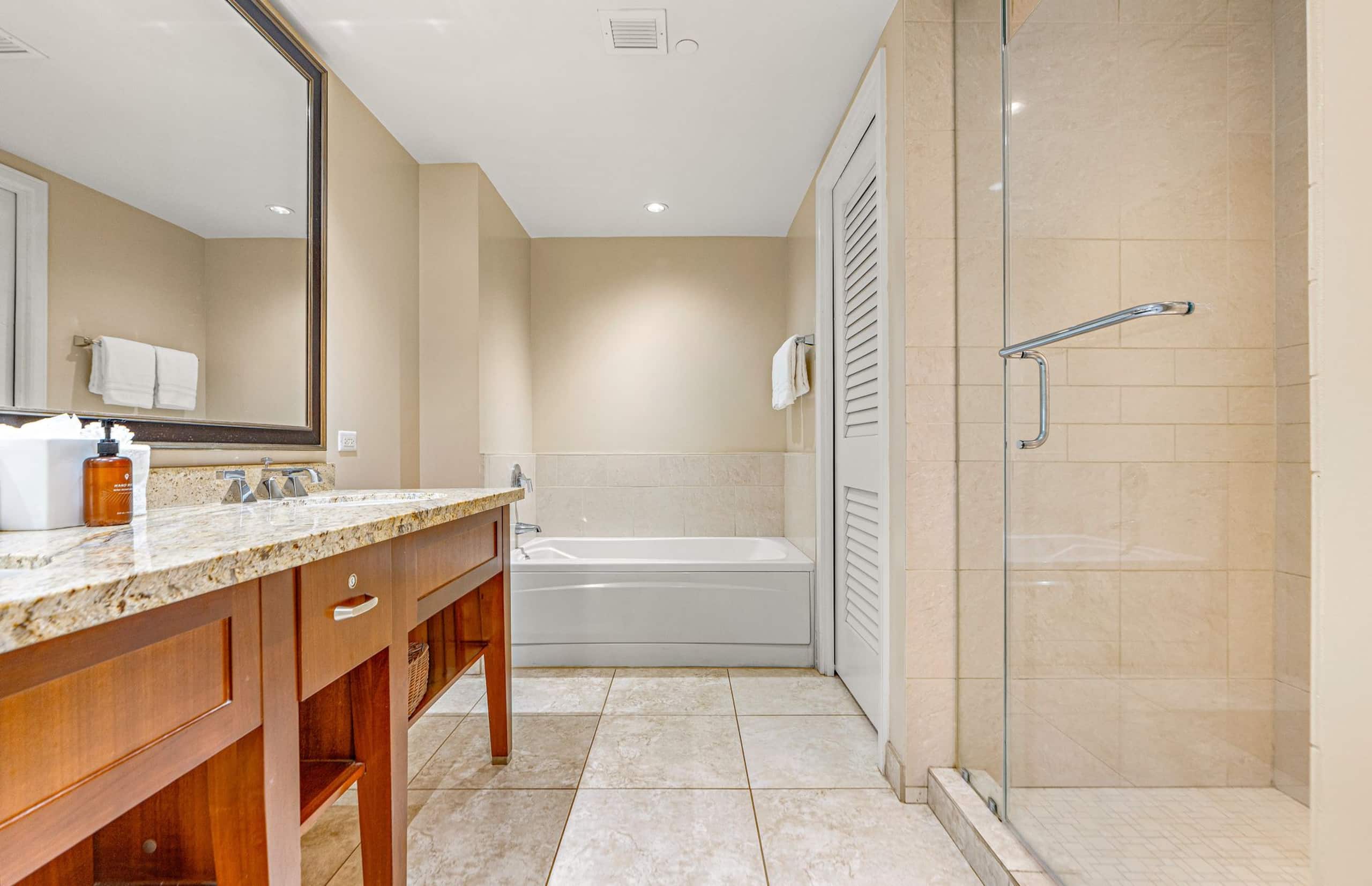 Condo in Lahaina · ★4.97 · 2 bedrooms · 2 beds · 2 baths - Image 23