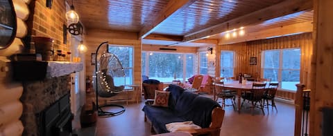 The Rustique with private lake